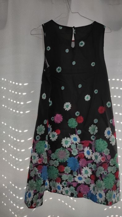Vestido floral fresco tamanho M portes incluídos para Portugal continental