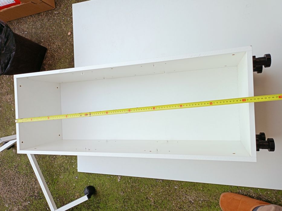 Armário com 2 prateleiras 110x38cm