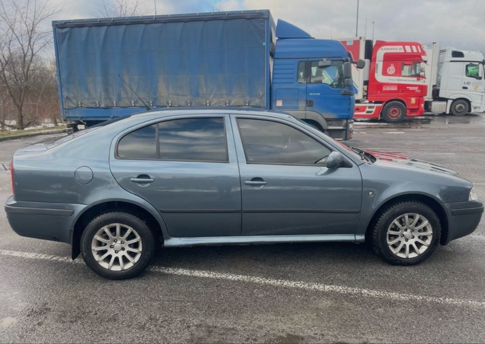 Продам Skoda Tour 1.8 газ/бензин в гарному стані