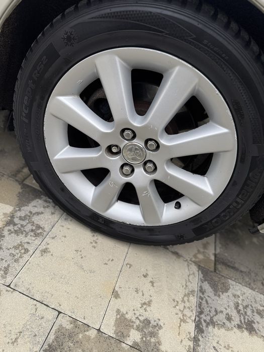 Toyota Avensis 2,0d механіка в гарному стані