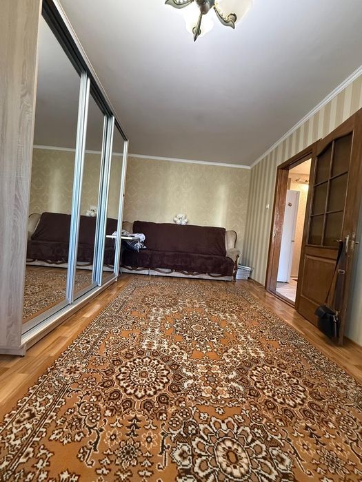 Продам отличную 2х комнатную квартиру в Ингульском районе.  Район рынка Колос.