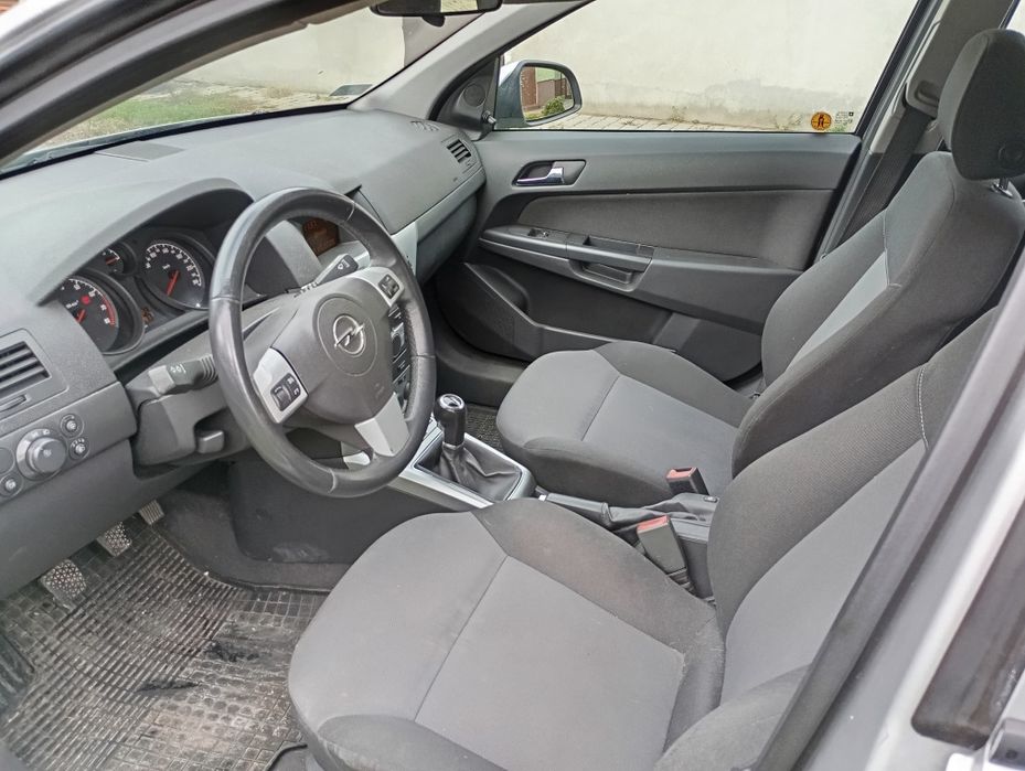 Sprzedam lub zamienię Opel Astra H 1,6 LPG kombi