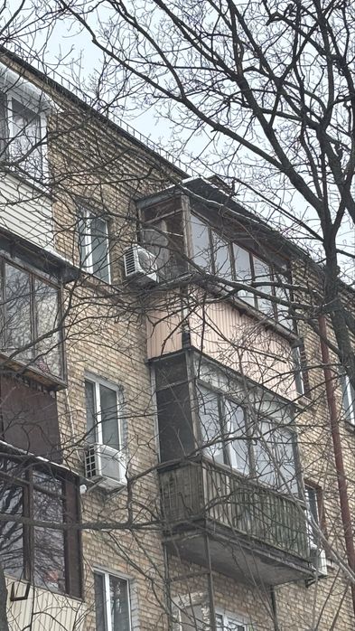 Ольжича 2/33, дорогожичі, сирець