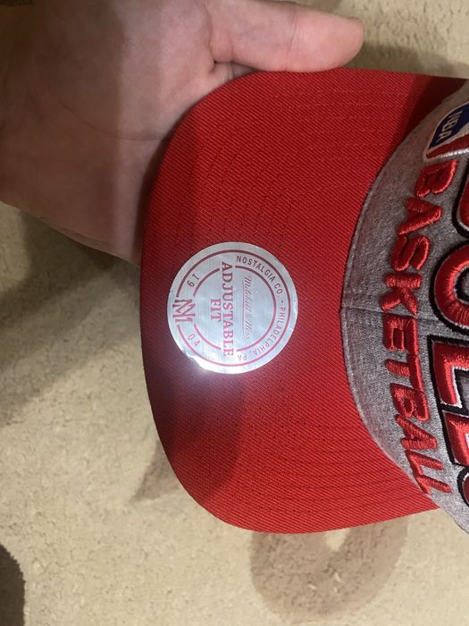 Оригінальна кепка Mitchell & Ness Chicago Bulls.