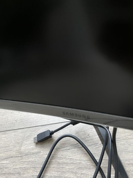 Монітор Samsung C27H800F