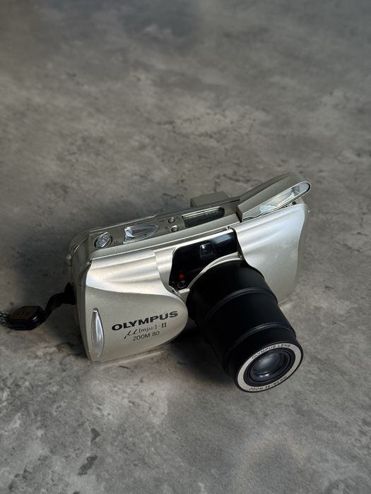 Olympus mju II zoom 80 плівковий фотоапарат