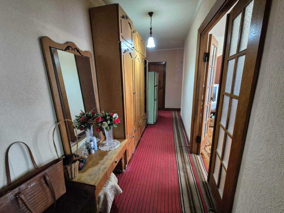 Продається 3-кімнатна квартира по вул. Стависька