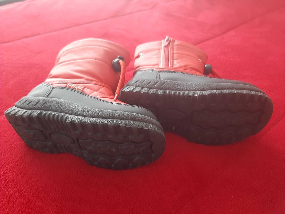 Botas Vermelhas Berg 26