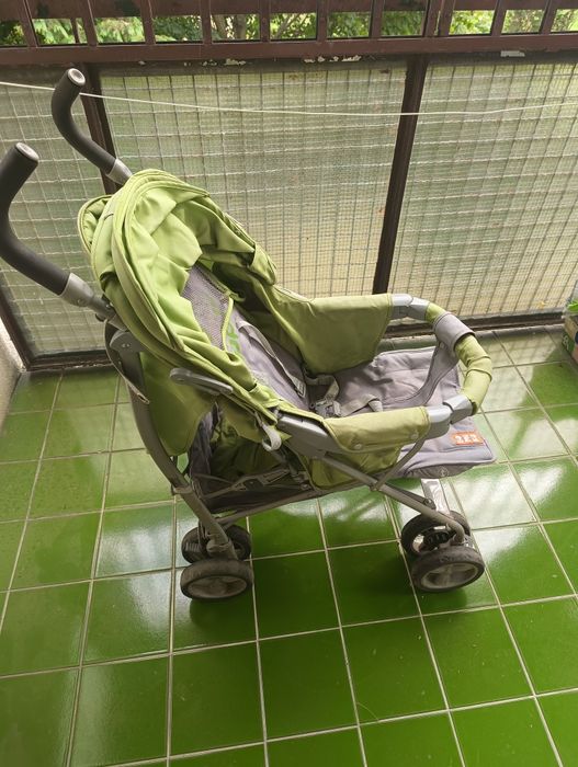 Wózek spacerowy typu parasolka