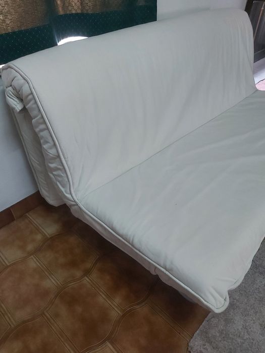 Sofá cama branco do ikea