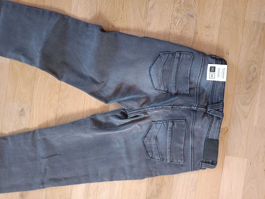 Spodnie jeansy szare