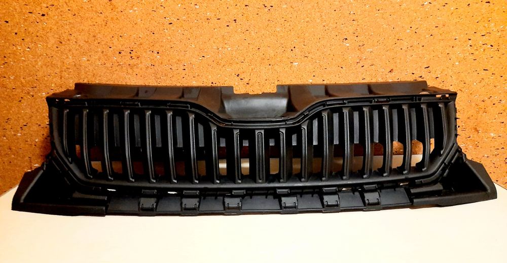 Решетка радиатора 6V08536539B9 VAG Skoda Fabia 3