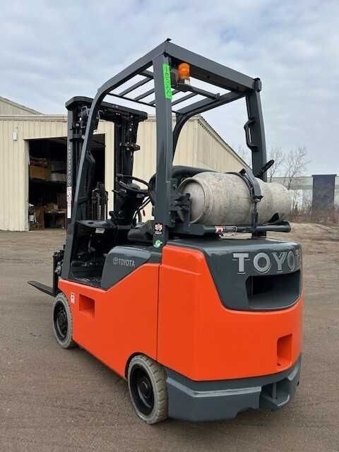 Wózek widłowy toyota