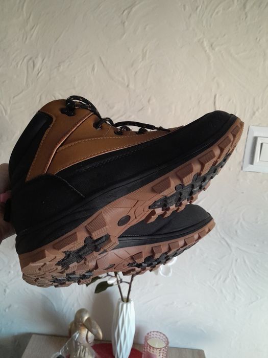 Buty zimowe dla chłopca r. 40, stan bdb.