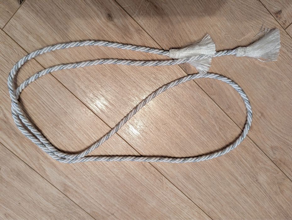 Ubranie komunijne dla chłopca (alba, spodenki, dodatki)