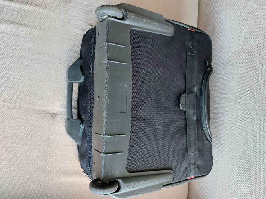 Walizka, torba na kółkach Wenger na Laptopa.