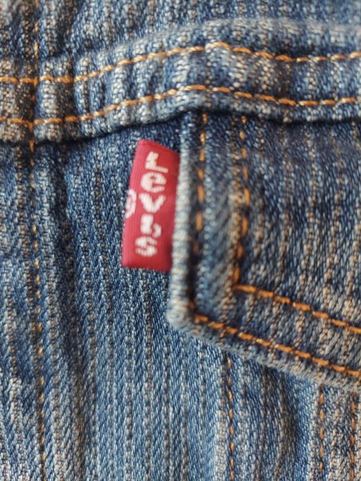 Нова куртка Levi's