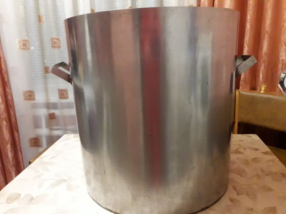Кастрюля из нержавейки 100 л.