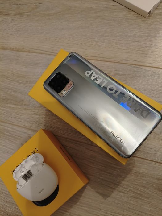 Smartfon realme 8 125GB + słuchawki realme buds air 2