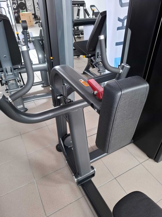 Urządzenie siłowe do ćwiczeń mięśni najszerszych grzbietu