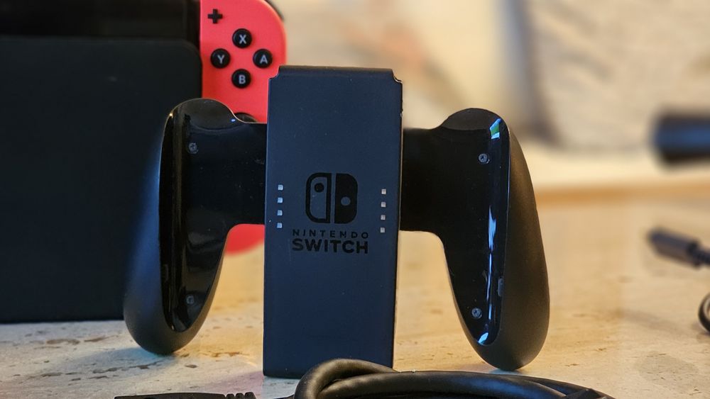 Nintendo Switch OLED 64GB (Neon Blue/Red) – Impecável