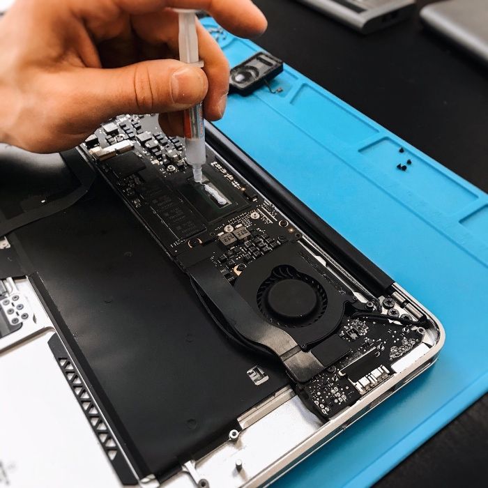 Заміна акумулятора, екрану, корпусу, динаміків в Ябко City Center