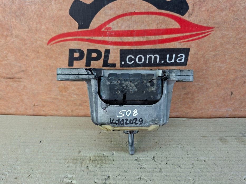 Peugeot 508 I 2010-2018 кронштейн опора подушка двигателя 9670282280