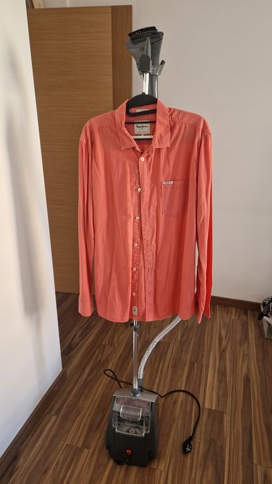 Ferro a vapor para camisas e vestidos como novo
