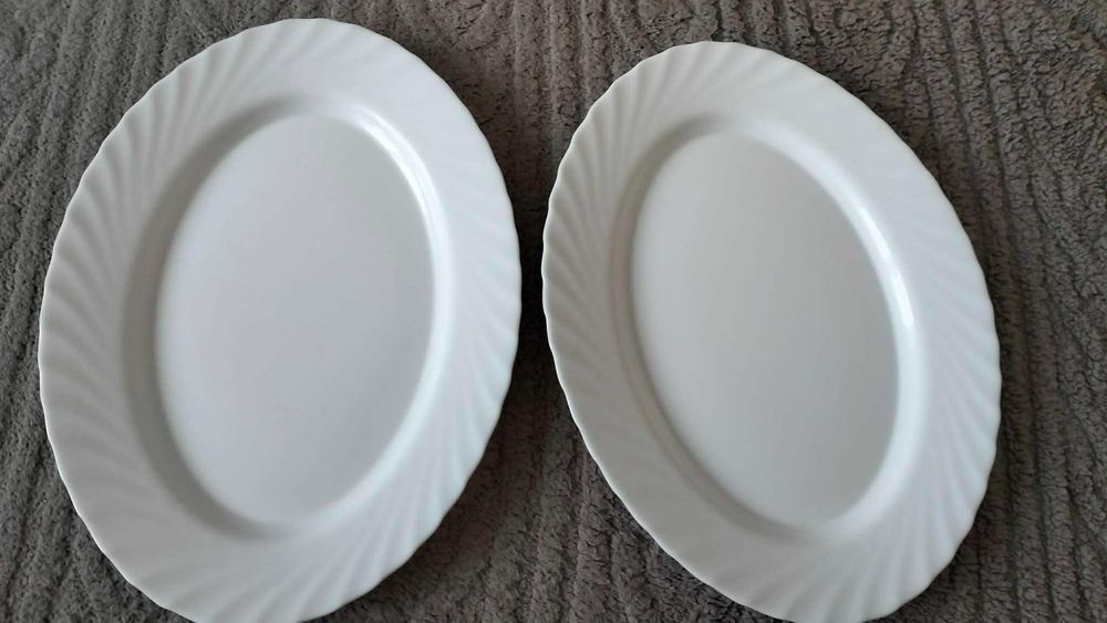 2 białe półmiski Arcopal dł 34,5 szer.26