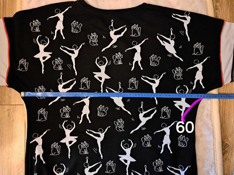 Bluza L/40 w białe kotki i baletnice