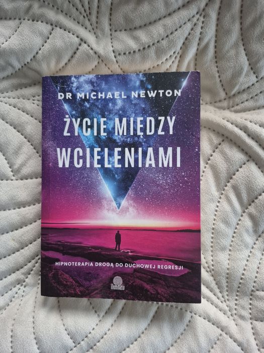 Życie między wcieleniem ksiazka