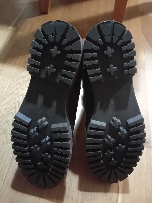 Buty carvela kowbojki  37