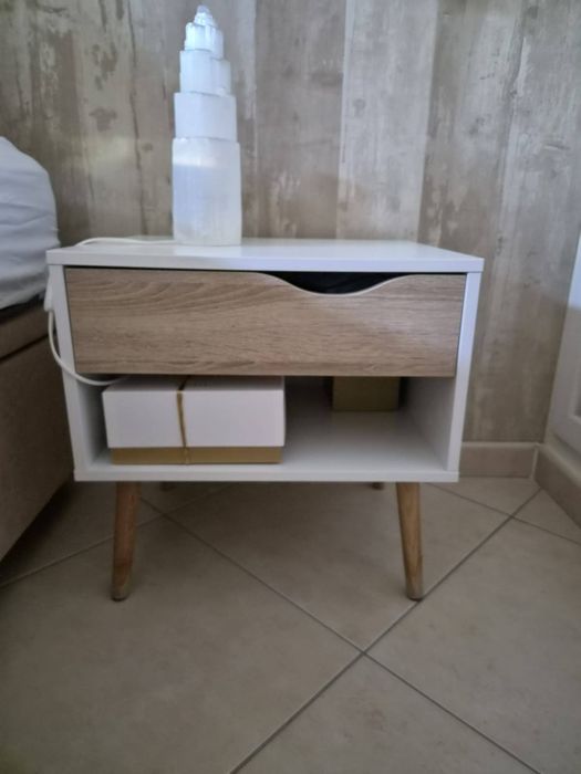 Mesa de cabeceira