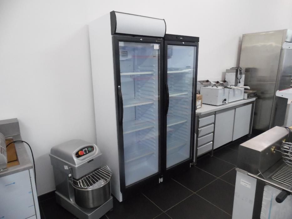 Grelhador churrasqueira assador e material bancadas inox