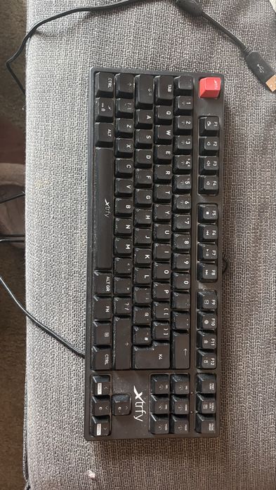 Teclado XTRFY K4 TKL RGB como novo
