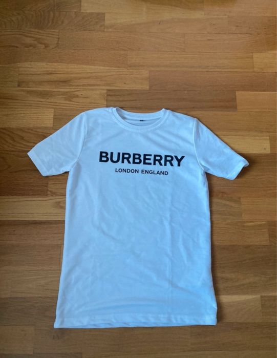 Tshrit burberry.