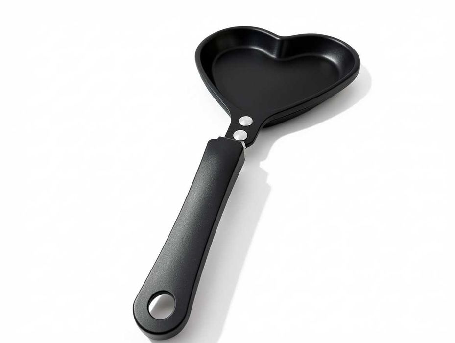 F267 Mała Patelnia Mini Patelnia Do Smażenia Jajek Sadzonych Placuszków Naleśników W Kształcie Serca Czarna Powłoka Non-Stick Wygodna Rączka Kuchnia