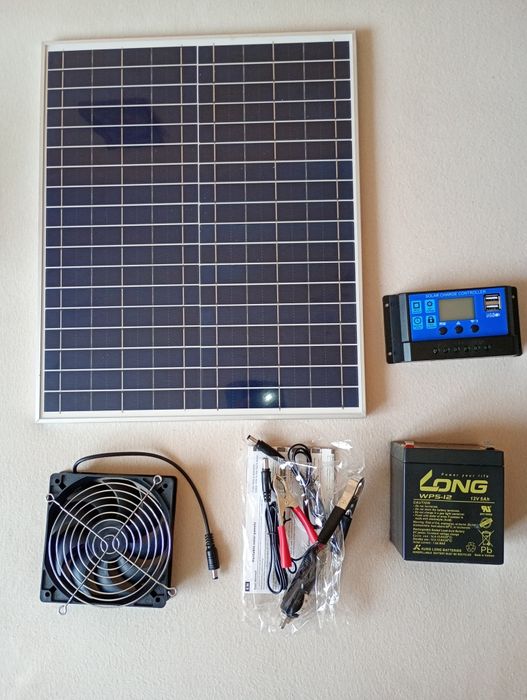 Panel solarny że sterownikiem.