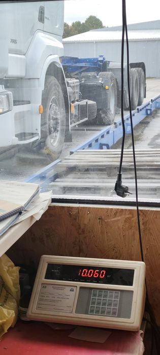 Контейнеровоз під 20 футовий контейнер