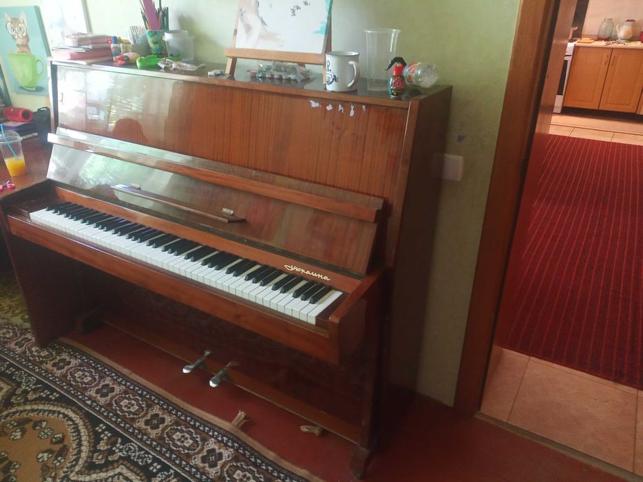 Продам пианино Украина