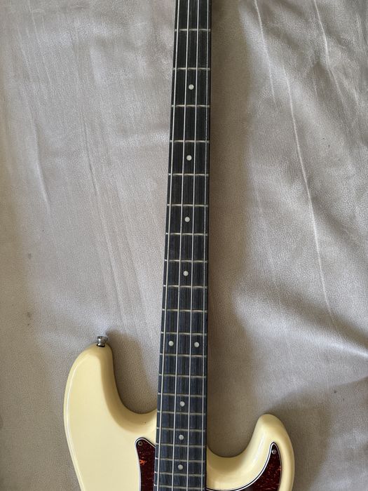 Guitarra baixo - harley benton