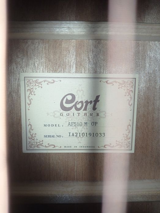 Акустична гітара Cort AF 510 M OP в комплекті з підставкою та чохлом
