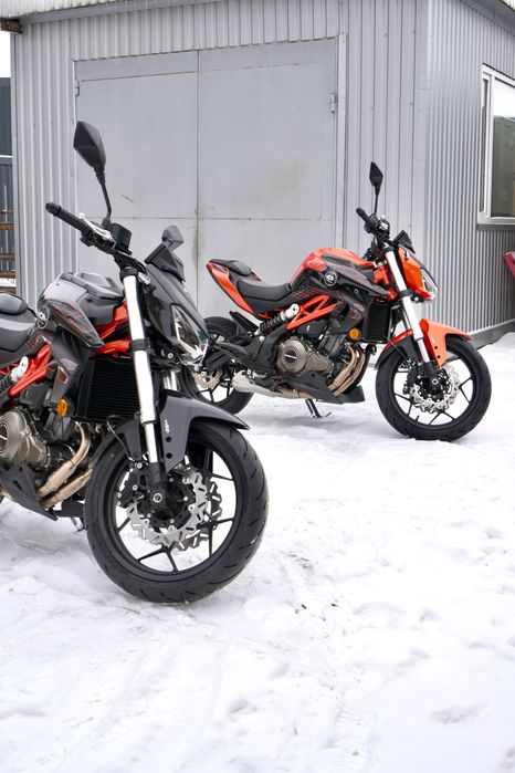 Мотоцикл QJMOTOR SRK 400