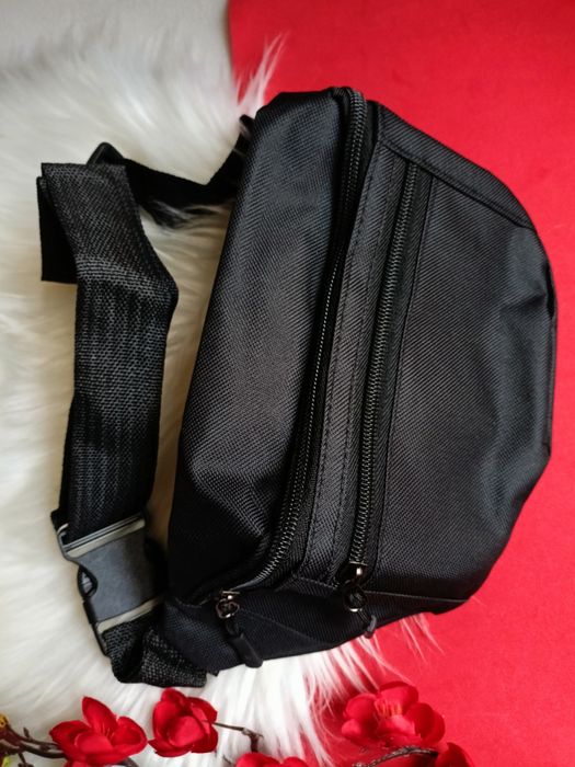 Czarna saszetka, nerka, nowa