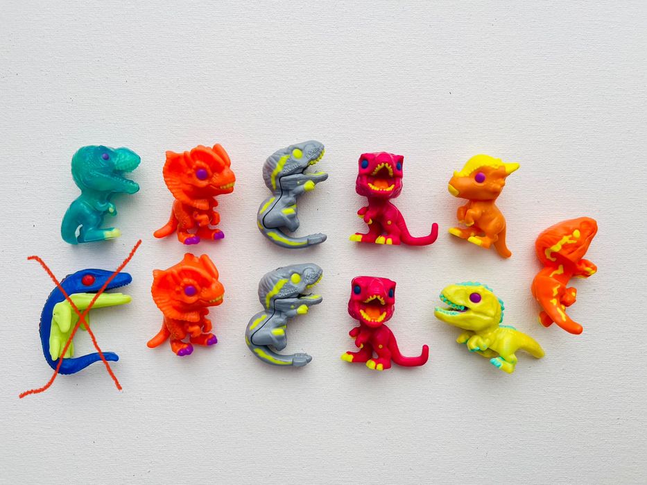 Kinder joy  jurassic world динозаври