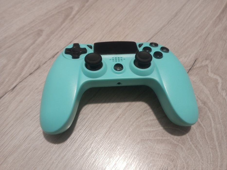 Kontroler firmy cobra do ps4