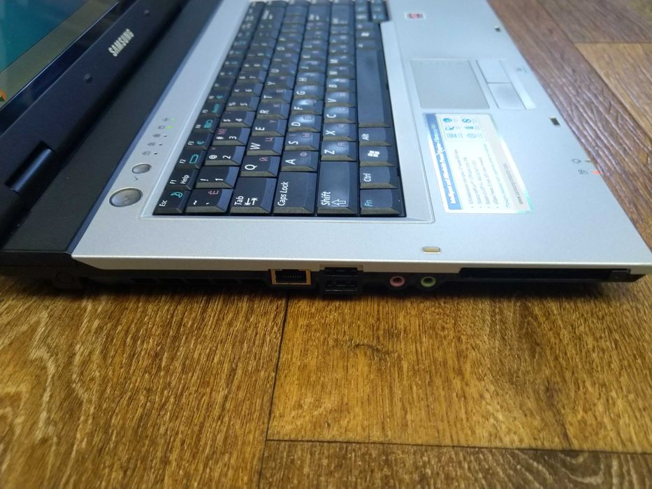 Samsung NP-R40  (Core 2 Duo T5300/DDR2 1.5 Gb/video 256mb/hdd 60gb)