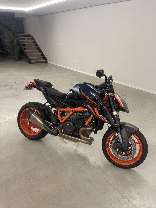KTM 1290 Super Duke R EVO – 2023 — 180cv