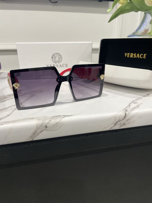 Stylowe okulary przeciwsloneczne marki Versace polecam