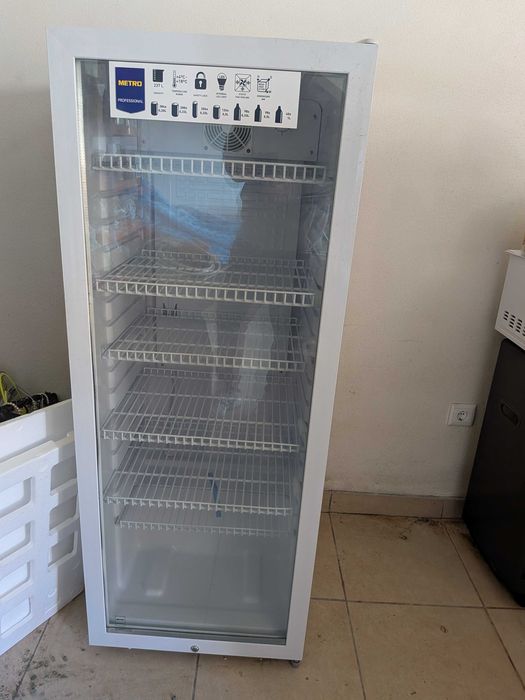 Arca Expositora METRO Professional – 237L | Como Nova